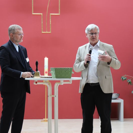 Generalvikar Dr. Jürgen Vorndran (links) und Dr. Michael Wolf, Vorsitzender des Diözesanrats der Katholiken.